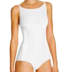 HUE® White Seamless Shaping Bodysuit Med NEWwTAGs